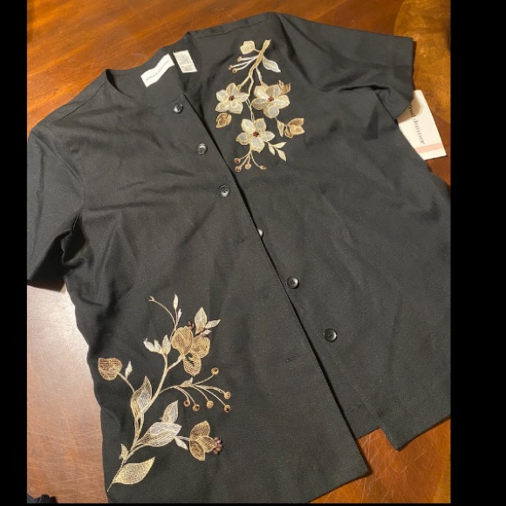 Alfred Dunner Black Embroidered Button-Front Blouse